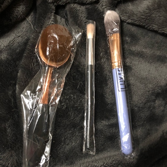 Makeup - Picture 4 of 8